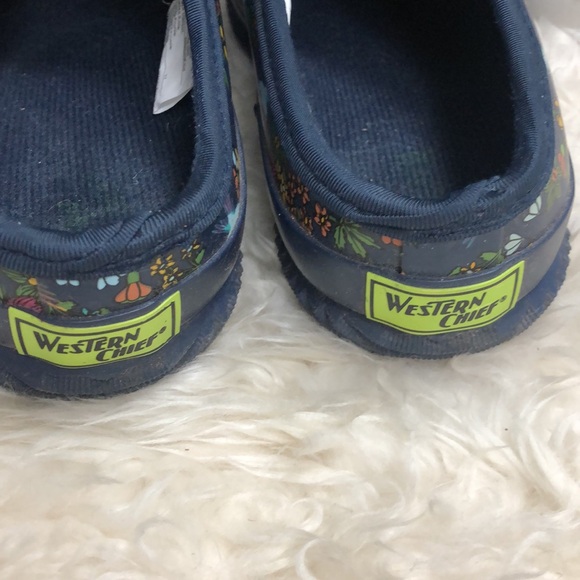 WesternChief Hummingbirds CLOGS-Navy EUC - Picture 5 of 8